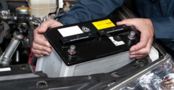 Equip'Auto Pneu propose un service de changement de batteries